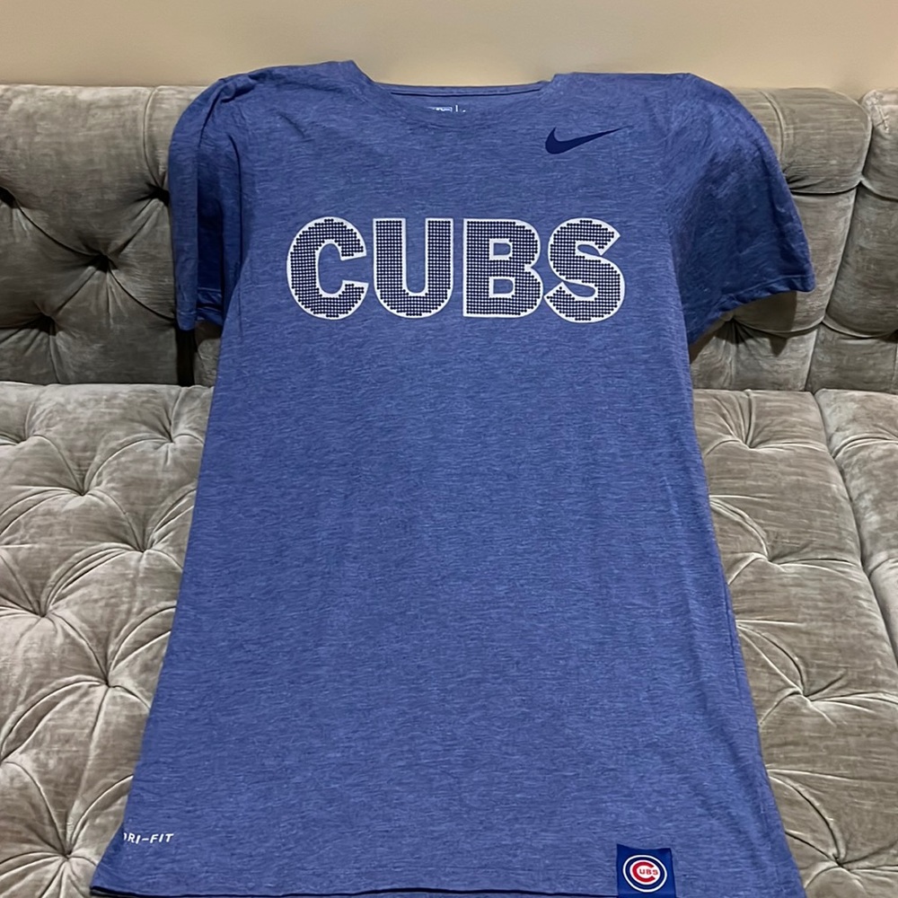 Mens Small Chicago Cubs Dri-Fit T-shirt Athletic Cut